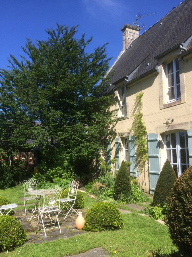 Bed and Breakfast De Ma Fenetre Saint-Martin-des-Entrees Экстерьер фото