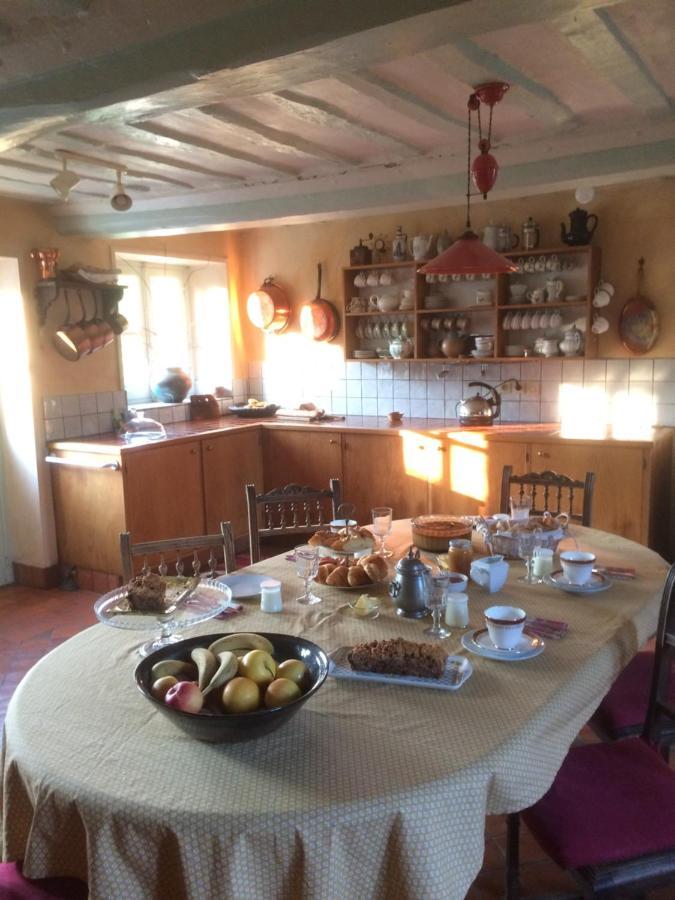 Bed and Breakfast De Ma Fenetre Saint-Martin-des-Entrees Экстерьер фото