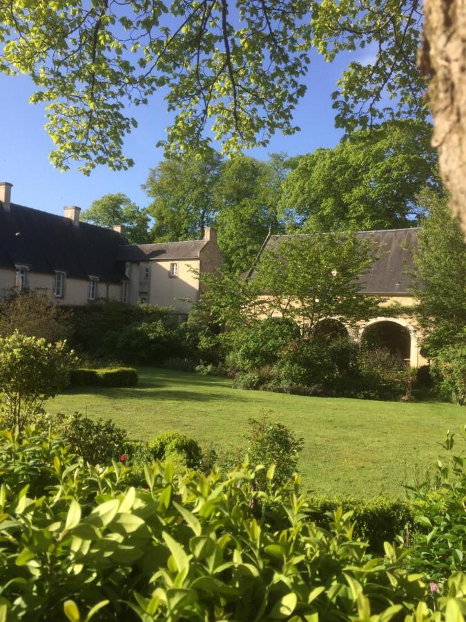 Bed and Breakfast De Ma Fenetre Saint-Martin-des-Entrees Экстерьер фото
